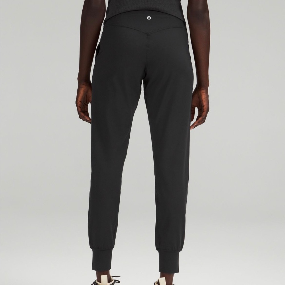 Lululemon Size 6 High Rise Align Jogger